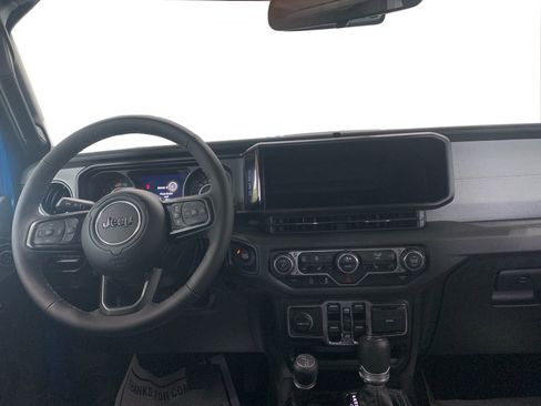 Used 2025 Jeep Wrangler Sport S image 20