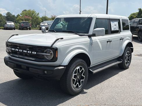 New 2026 Ford Bronco Outer Banks AWD/4WD image 3