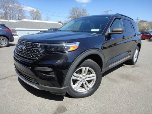 Used 2021 Ford Explorer XLT AWD/4WD image 1