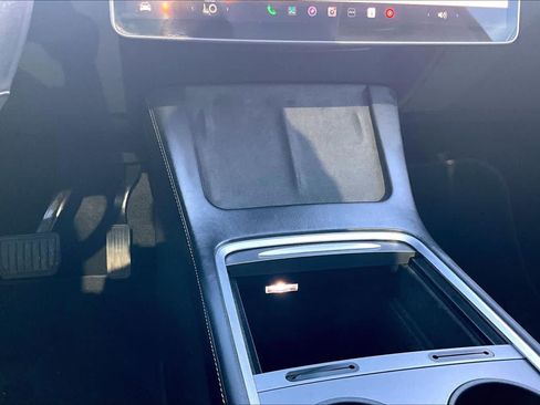 Used 2024 Tesla Model Y 2WD image 34