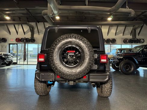 Used 2024 Jeep Wrangler Unlimited image 10