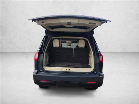 Used 2021 Lincoln Navigator Reserve w/ Luxury Package image 5