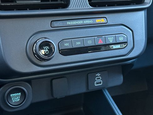 New 2025 Ford Maverick XLT w/ XLT Luxury Package image 18