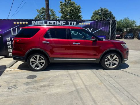 Used 2019 Ford Explorer Limited w/ Class III Trailer Tow Package FWD image 2