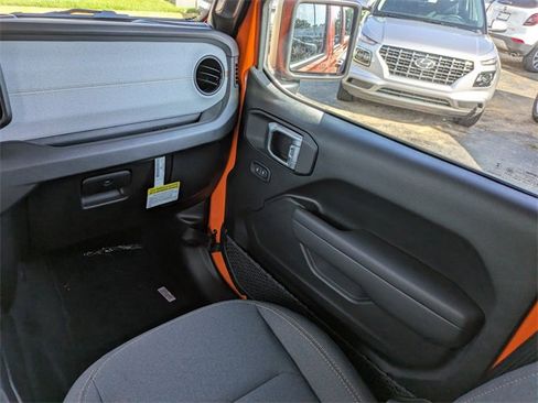 New 2025 Jeep Gladiator Sport image 16
