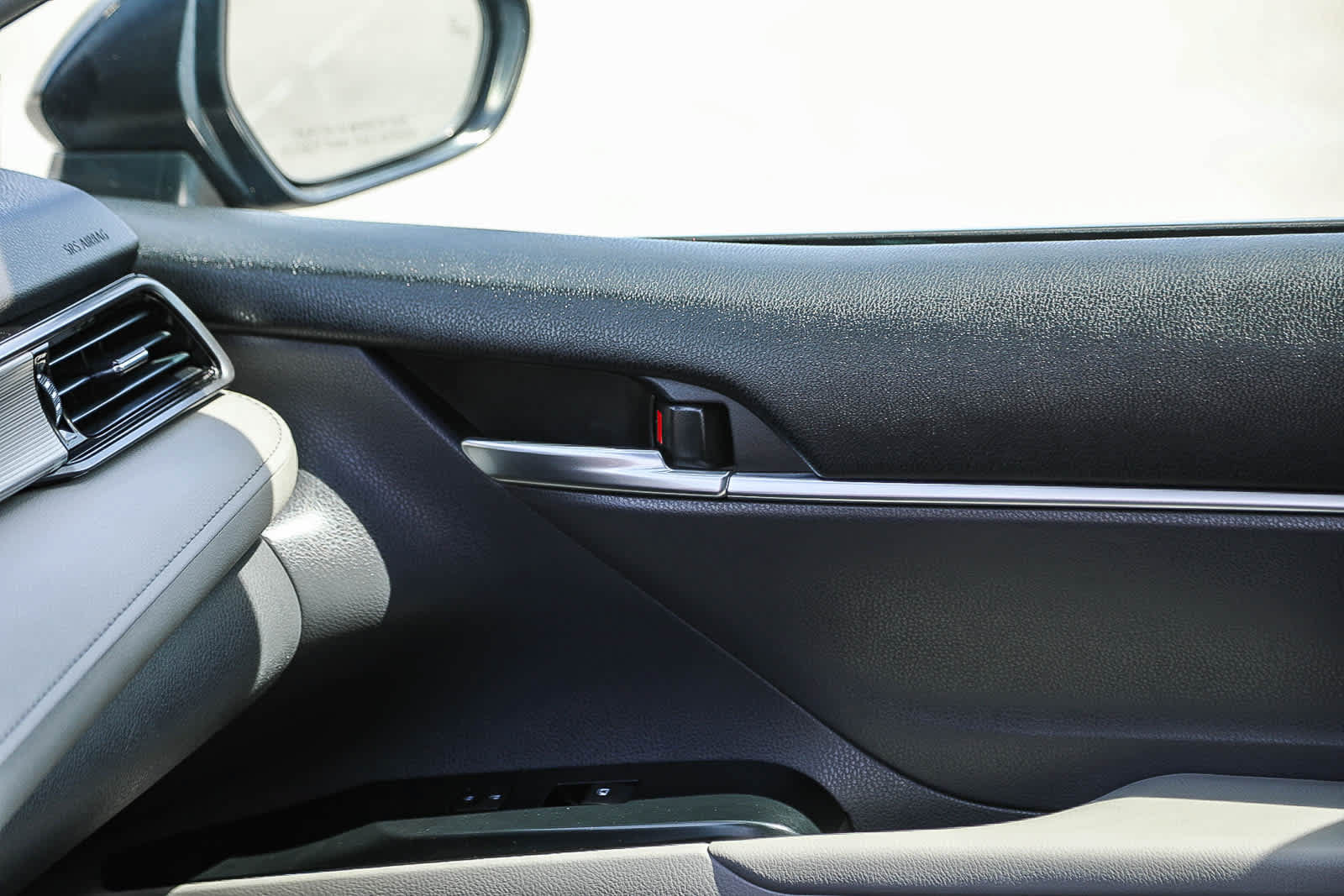Used 2019 Toyota Camry SE w/ Audio Package FWD image 20