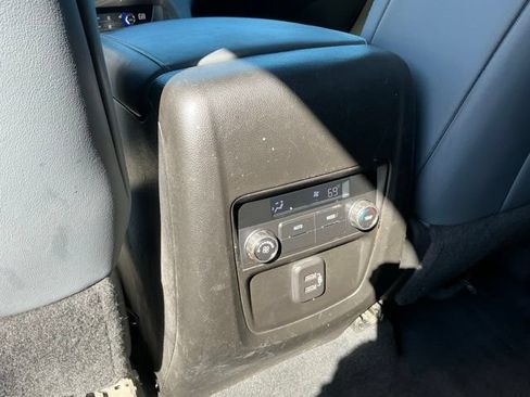 Used 2023 Buick Enclave Essence w/ Experience Buick Package AWD/4WD image 36