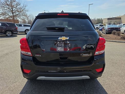 Used 2020 Chevrolet Trax LT w/ Driver Confidence Package image 6