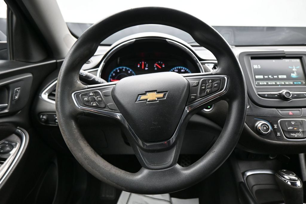 Used 2016 Chevrolet Malibu LT FWD image 14
