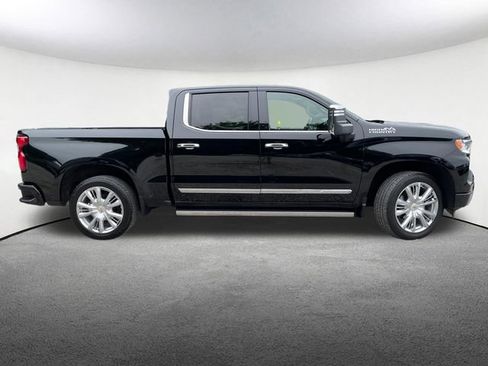 Used 2025 Chevrolet Silverado 1500 High Country w/ High Country Premium Package AWD/4WD image 17