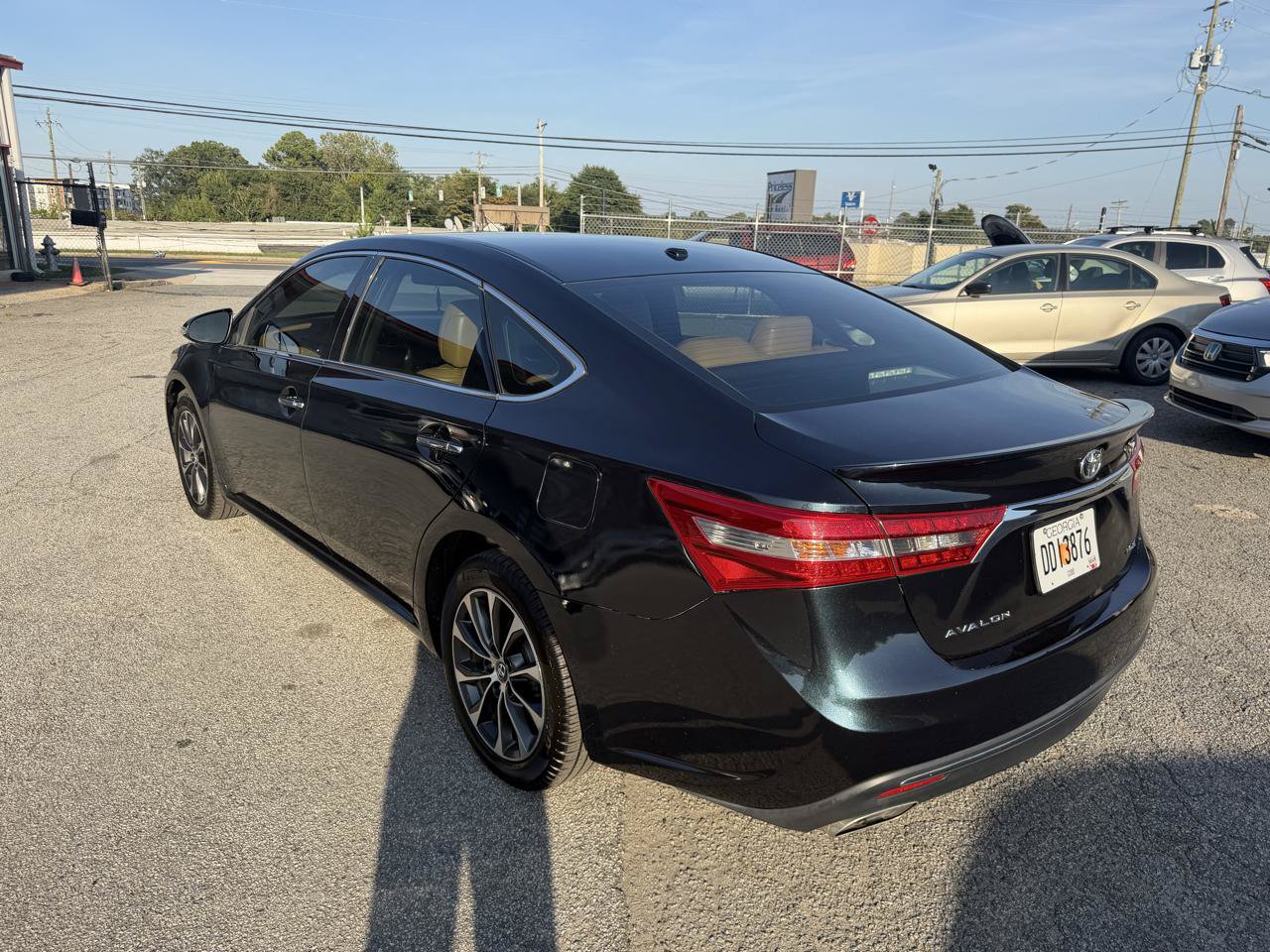 Used 2018 Toyota Avalon XLE FWD image 7