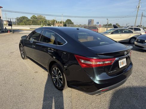 Used 2018 Toyota Avalon XLE FWD image 7