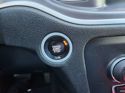 Used 2022 Dodge Charger SXT RWD image 23