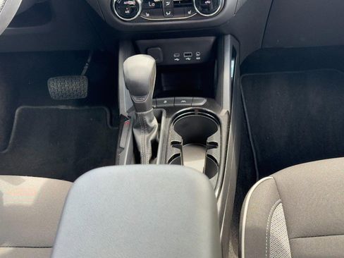 Used 2023 Chevrolet TrailBlazer LT w/ Convenience Package FWD image 16