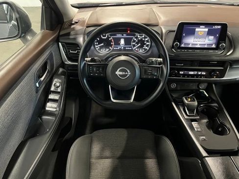 Used 2023 Nissan Rogue SV FWD image 18