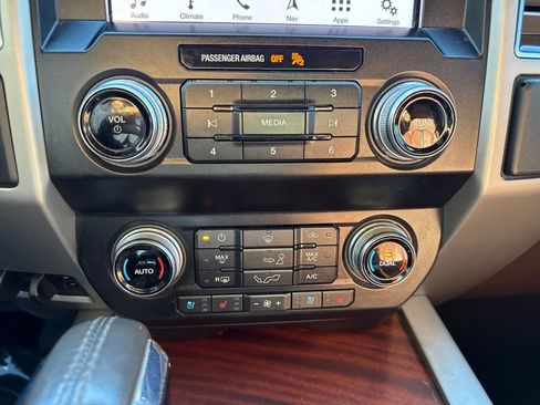 Used 2019 Ford F150 King Ranch image 22