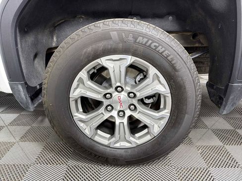Used 2025 GMC Sierra 1500 SLT AWD/4WD image 17