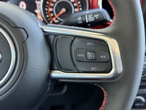 Used 2023 Jeep Gladiator Rubicon w/ Cold Weather Group AWD/4WD image 30