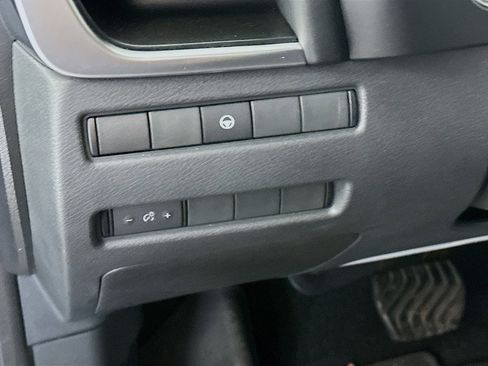 Used 2022 Nissan Rogue SV image 17