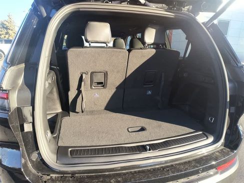 New 2025 Jeep Grand Cherokee L Laredo image 23