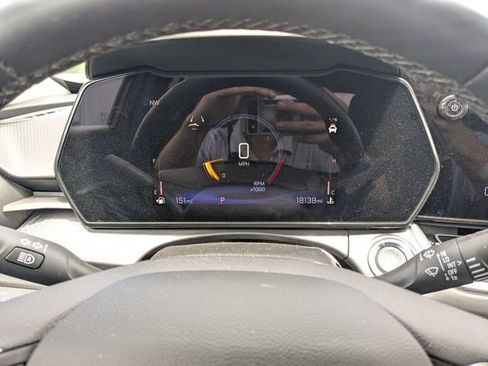 Used 2024 Chevrolet Trax ACTIV w/ Driver Confidence Package FWD image 22