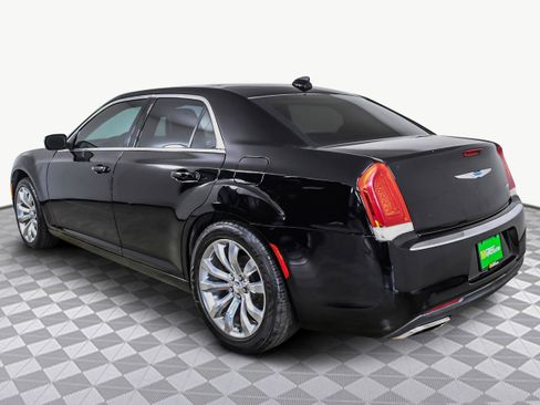 Used 2019 Chrysler 300 Touring L w/ Quick Order Package 22F image 6