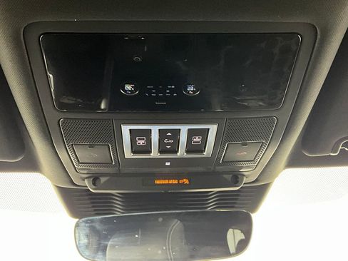 Certified 2025 Land Rover Discovery S AWD/4WD image 13