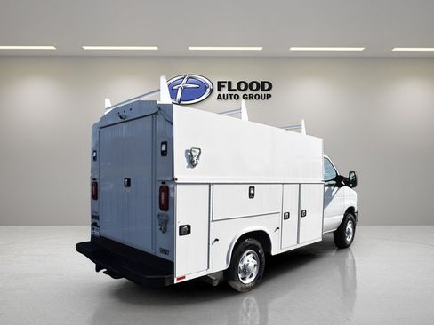 Used 2025 Ford E-350 and Econoline 350 Super Duty w/ Power Equipment Group RWD image 2