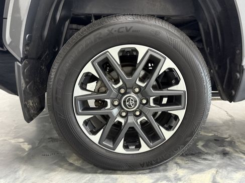 Used 2022 Toyota Tundra Limited image 28
