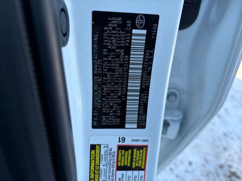 Used 2025 Toyota Camry LE image 28