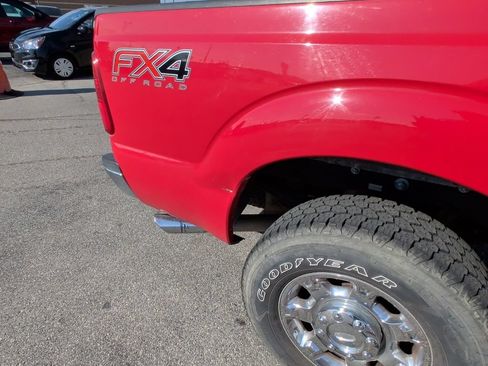Used 2013 Ford F250 XLT w/ Chrome Pkg AWD/4WD image 9