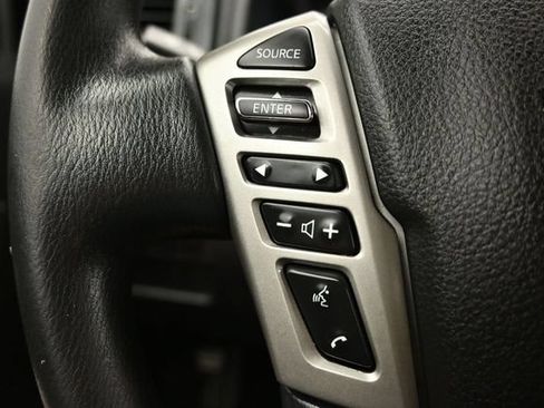 Used 2022 Nissan Titan SV AWD/4WD image 23