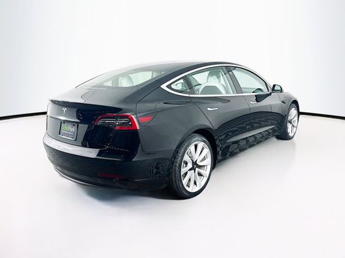 Used 2018 Tesla Model 3 Mid Range image 9