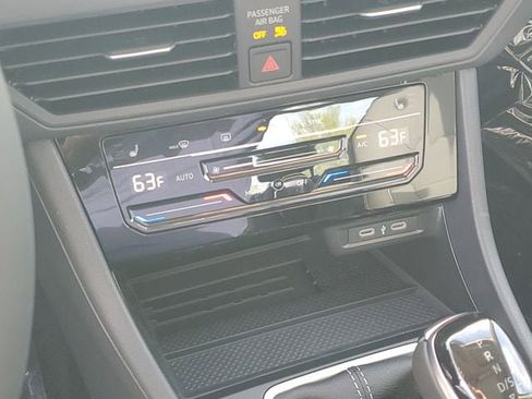 New 2026 Volkswagen Jetta SE FWD image 24