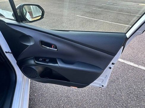 Used 2019 Toyota Prius LE FWD image 17