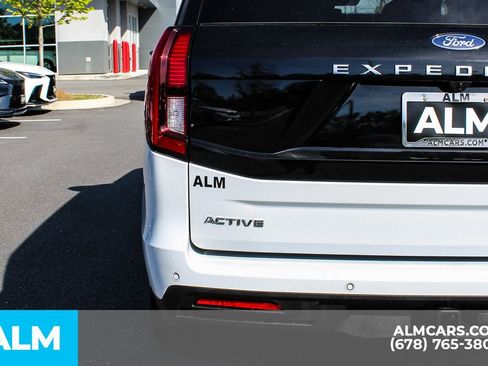 Used 2025 Ford Expedition Active AWD/4WD image 12