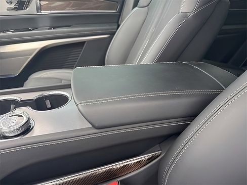 New 2026 Cadillac Vistiq Luxury image 20