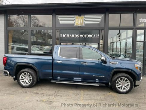 Used 2019 GMC Sierra 1500 SLT w/ SLT Convenience Package AWD/4WD image 2