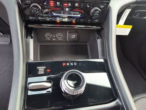 New 2025 Jeep Grand Cherokee Limited w/ Luxury Tech Group II image 20