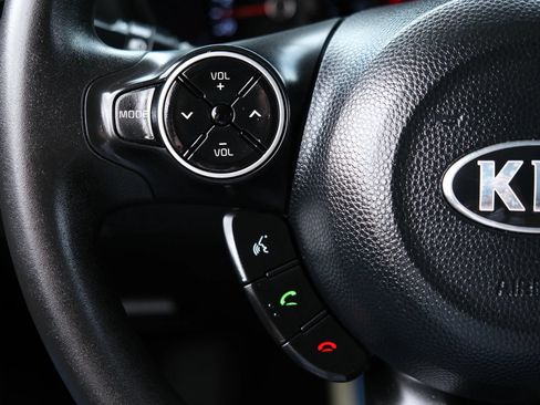 Used 2019 Kia Soul FWD image 23