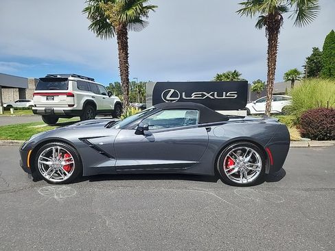Used 2018 Chevrolet Corvette Stingray Convertible w/ 2LT Preferred Equipment Group RWD image 2