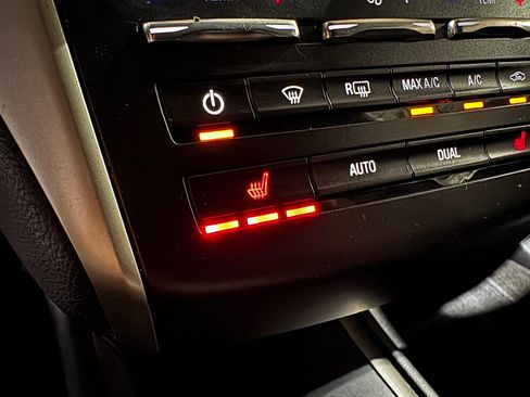 Used 2019 Lincoln MKC Premiere image 32