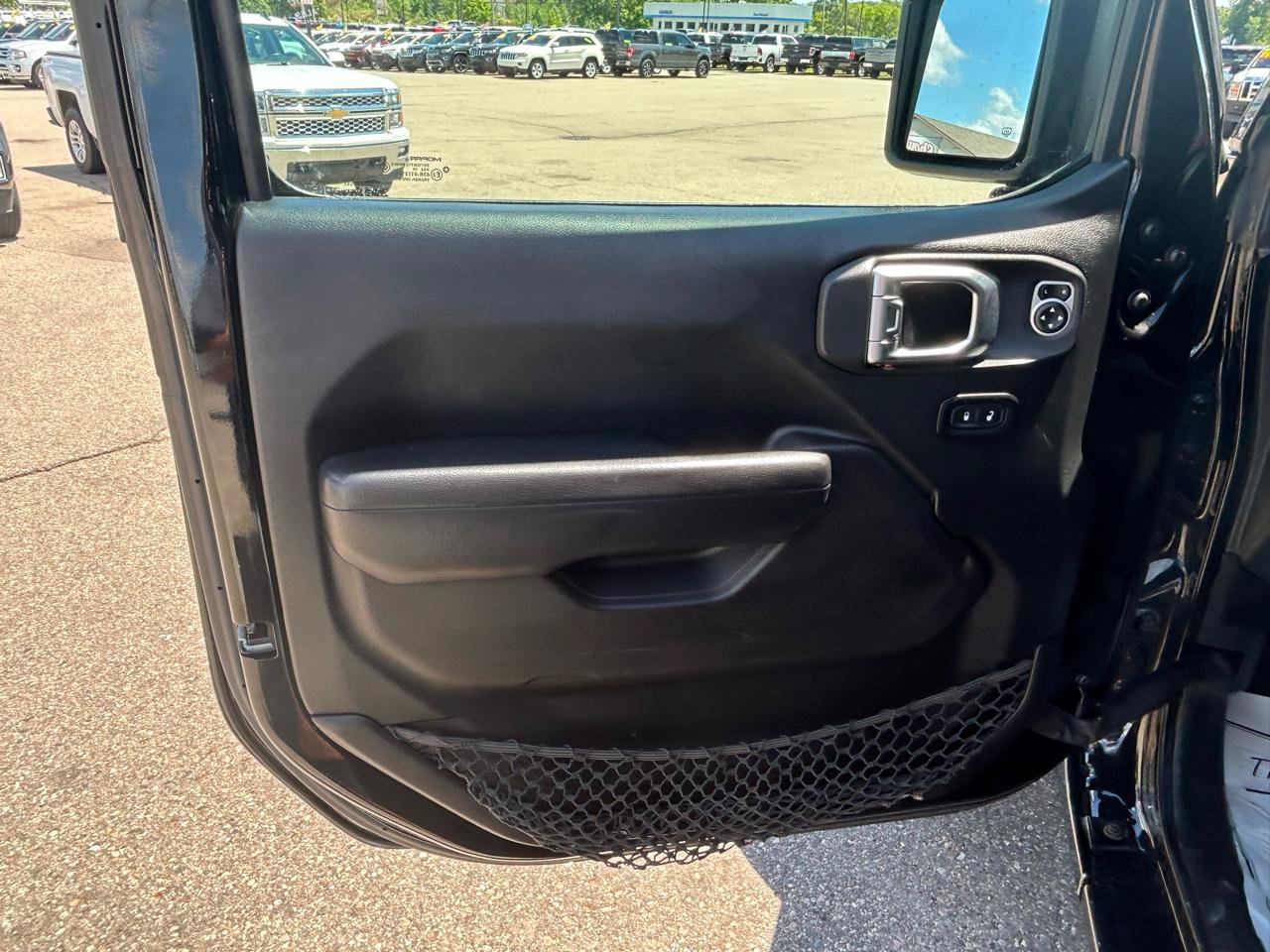 Used 2019 Jeep Wrangler Unlimited Sport S AWD/4WD image 14