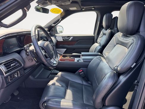 Certified 2023 Lincoln Navigator Reserve AWD/4WD image 12