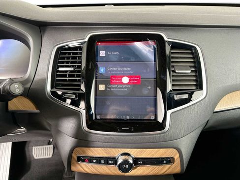 Certified 2025 Volvo XC90 T8 Plus w/ Protection Package Premier image 11