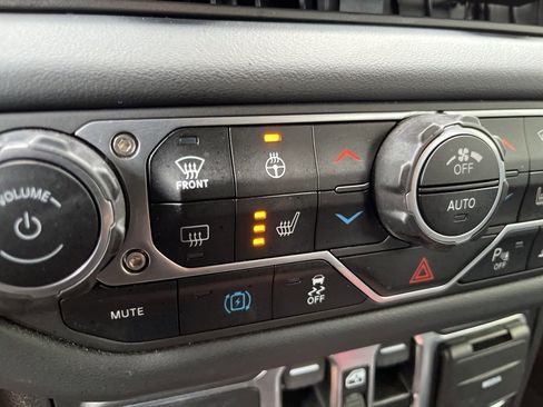 Used 2024 Jeep Wrangler Unlimited Rubicon 4xe AWD/4WD image 42