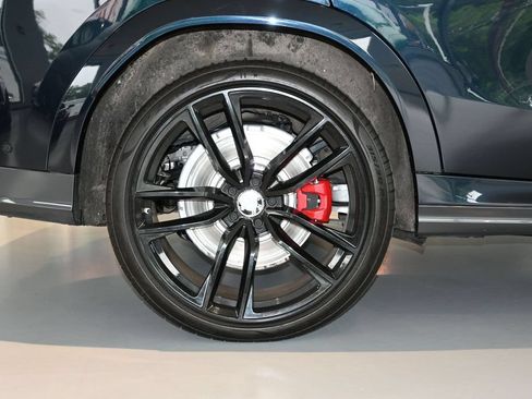 Used 2025 BMW X6 M60i AWD/4WD image 19