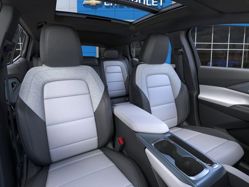 New 2026 Chevrolet Equinox EV LT image 41