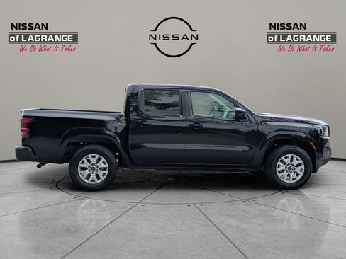 Used 2022 Nissan Frontier SV RWD image 4