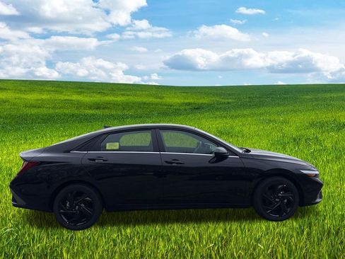 New 2026 Hyundai Elantra SEL Sport Premium FWD image 4